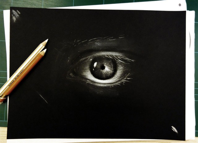 eye-sketch-on-black-paper-5.jpg